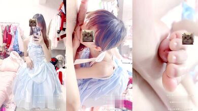 淫欲反差美少女 萌萌的外表下是个小骚货，无比软糯性感下面粉嫩嫩的，高潮时忍不住勾起小脚丫，又骚又可爱 (1)