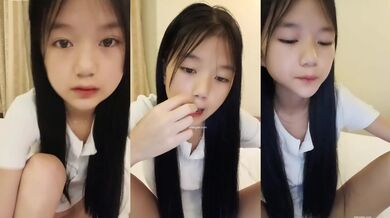 新人，校花级学妹【雅萱】和男友一起看小黄片~学习姿势~无套射，挺招人疼的小美女，推荐一看 (2)